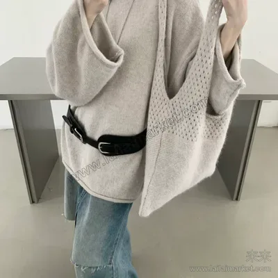 6902#