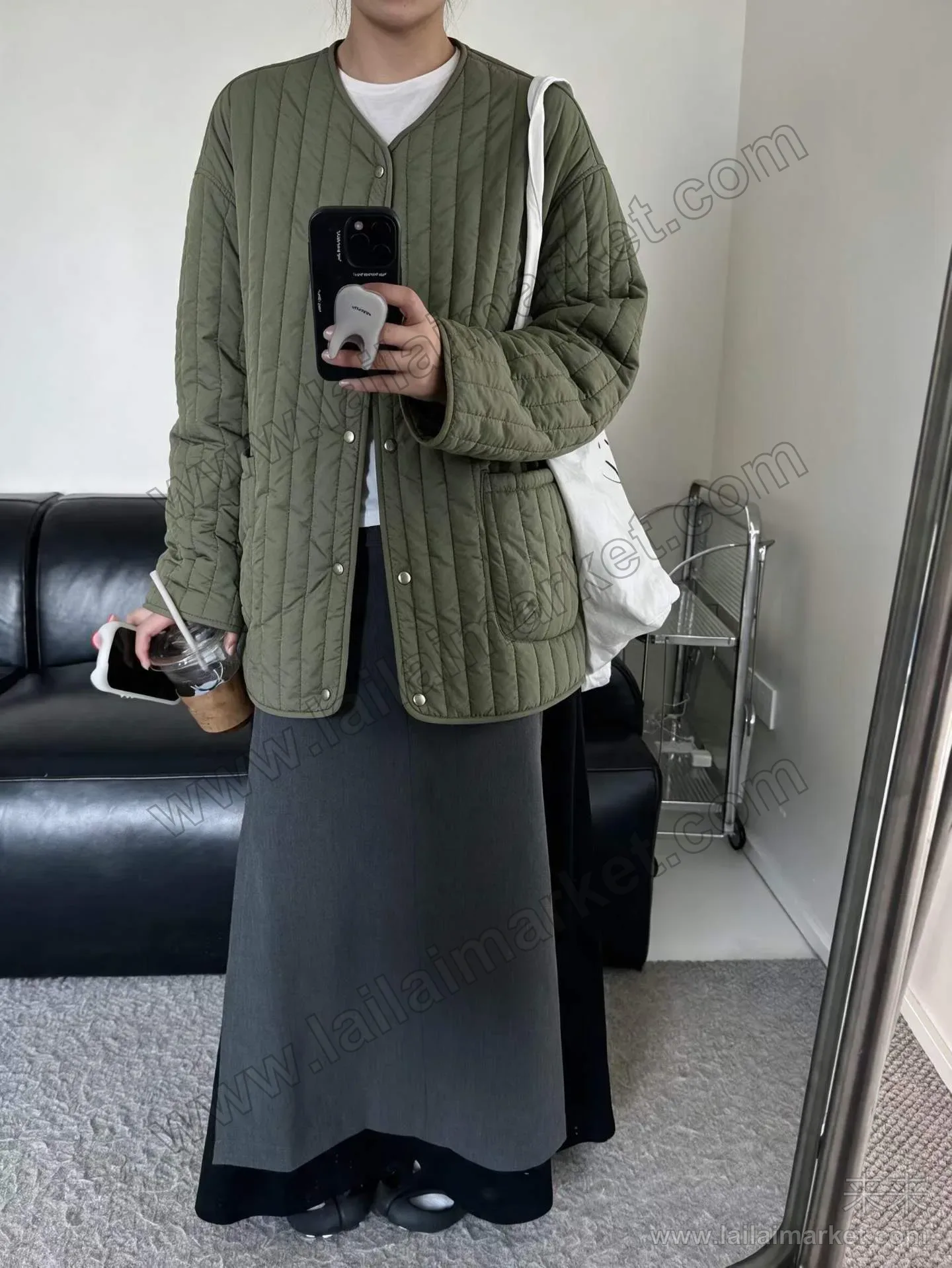 竖条绗缝轻便小棉服