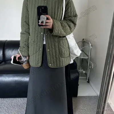 竖条绗缝轻便小棉服