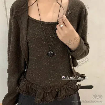 吊带花边小设计上衣