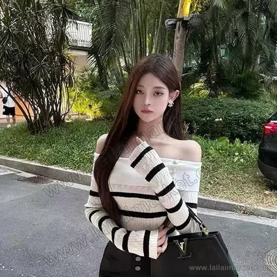 条纹一字肩上衣