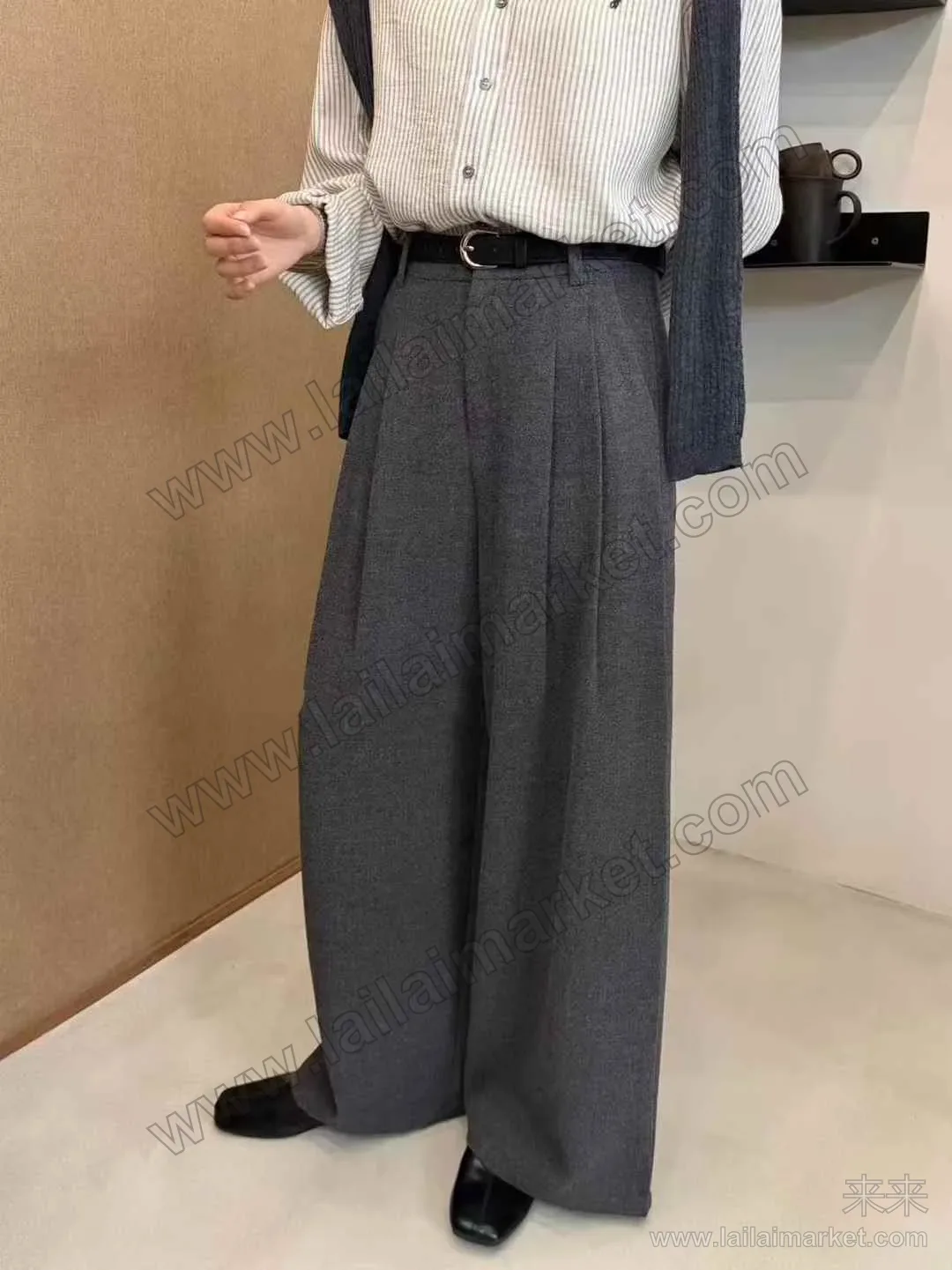 高腰压褶阔腿西裤