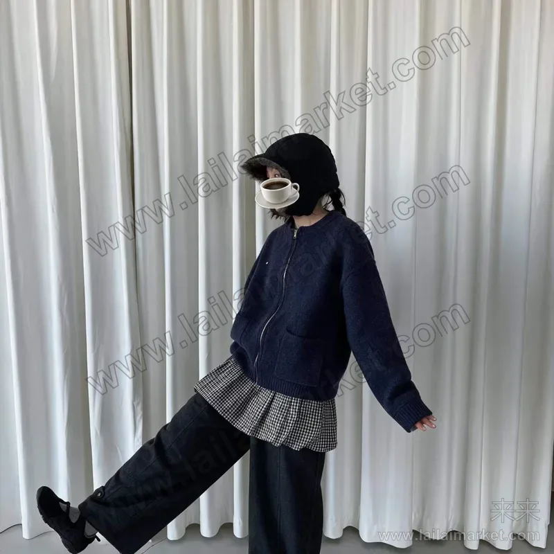 :简约开衫