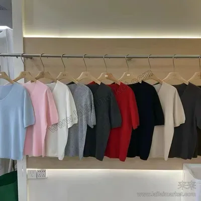 6872