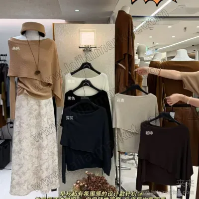 不规则斜肩小衫