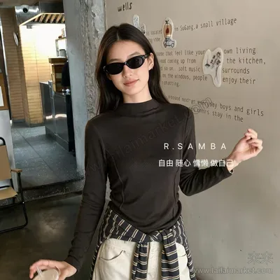 后背排扣小心机打底衫