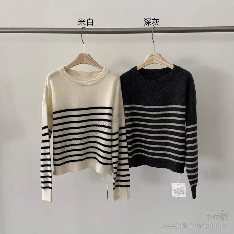 100全羊毛拼色条纹圆领毛衣