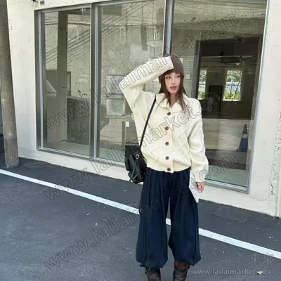 825#